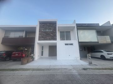 CASA EN VENTA FRACCIONAMIENTO  LA ANTIGUA CEMENTERA