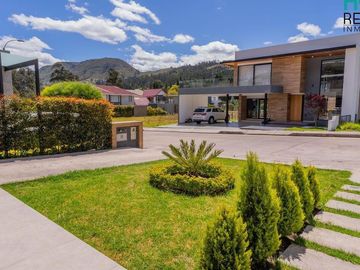 DE VENTA HERMOSA CASA LUJOSA EN CHAULLABAMBA CUENCA