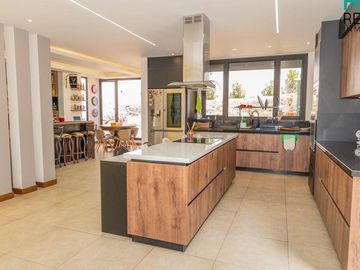 DE VENTA HERMOSA CASA LUJOSA EN CHAULLABAMBA CUENCA