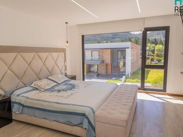 DE VENTA HERMOSA CASA LUJOSA EN CHAULLABAMBA CUENCA