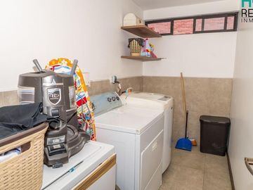 DE VENTA HERMOSA CASA LUJOSA EN CHAULLABAMBA CUENCA