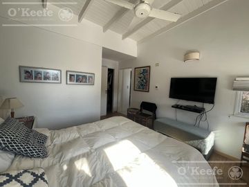 Casa en venta en uno de los Barrios Centrales en Abril C.C, Guillermo Hudson, Berazategui - Apto Credito