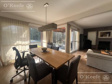 Casa en venta en uno de los Barrios Centrales en Abril C.C, Guillermo Hudson, Berazategui - Apto Credito