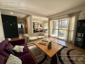 Casa en venta en uno de los Barrios Centrales en Abril C.C, Guillermo Hudson, Berazategui - Apto Credito