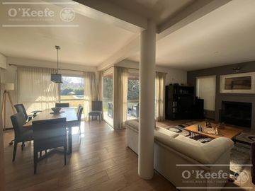 Casa en venta en uno de los Barrios Centrales en Abril C.C, Guillermo Hudson, Berazategui - Apto Credito