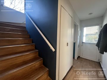 Casa en venta en uno de los Barrios Centrales en Abril C.C, Guillermo Hudson, Berazategui - Apto Credito