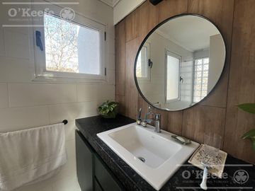Casa en venta en uno de los Barrios Centrales en Abril C.C, Guillermo Hudson, Berazategui - Apto Credito