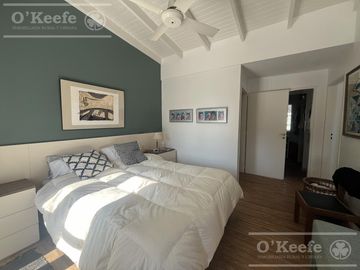 Casa en venta en uno de los Barrios Centrales en Abril C.C, Guillermo Hudson, Berazategui - Apto Credito