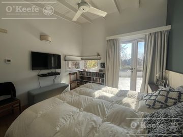 Casa en venta en uno de los Barrios Centrales en Abril C.C, Guillermo Hudson, Berazategui - Apto Credito