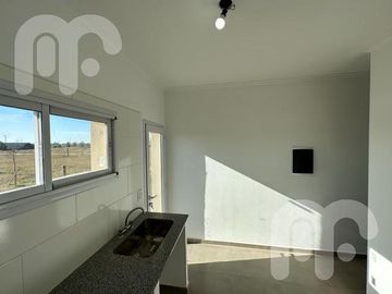 LA ENRIQUETA VENTA CASA EN BARRIO CERRADO