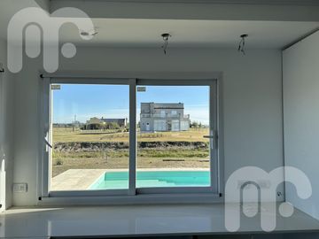 LA ENRIQUETA VENTA CASA EN BARRIO CERRADO