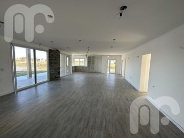 LA ENRIQUETA VENTA CASA EN BARRIO CERRADO