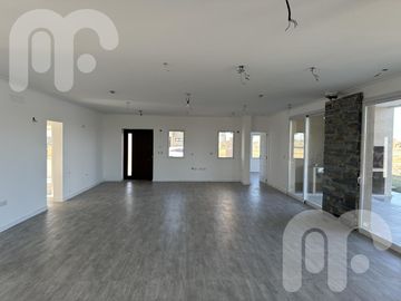 LA ENRIQUETA VENTA CASA EN BARRIO CERRADO