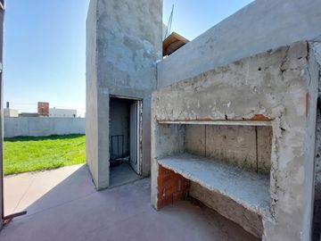 Casa a terminar de dos dormitorios en venta Lomas de Alicia, Granadero Baigorria