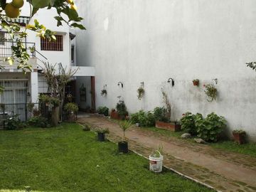 Venta Casa  8 ambientes en Coghlan | jardin | cochera