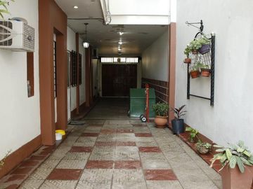 Venta Casa  8 ambientes en Coghlan | jardin | cochera