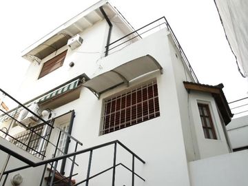 Venta Casa  8 ambientes en Coghlan | jardin | cochera