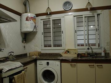 Venta Casa  8 ambientes en Coghlan | jardin | cochera