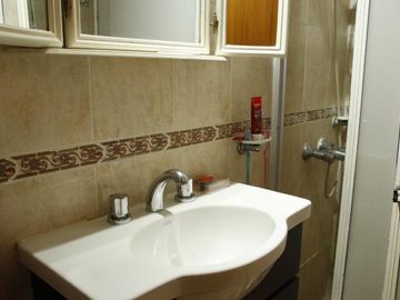 Venta Casa  8 ambientes en Coghlan | jardin | cochera