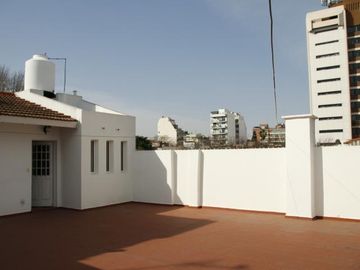 Venta Casa  8 ambientes en Coghlan | jardin | cochera