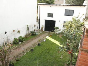 Venta Casa  8 ambientes en Coghlan | jardin | cochera