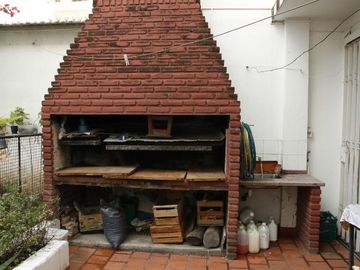 Venta Casa  8 ambientes en Coghlan | jardin | cochera