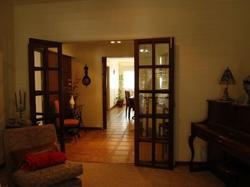 Venta Casa  8 ambientes en Coghlan | jardin | cochera