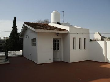 Venta Casa  8 ambientes en Coghlan | jardin | cochera