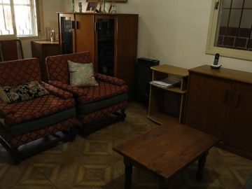 Venta Casa  8 ambientes en Coghlan | jardin | cochera