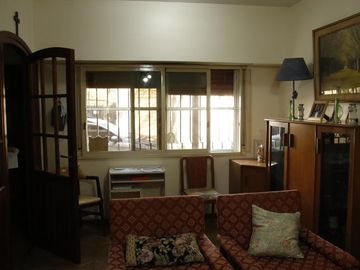 Venta Casa  8 ambientes en Coghlan | jardin | cochera