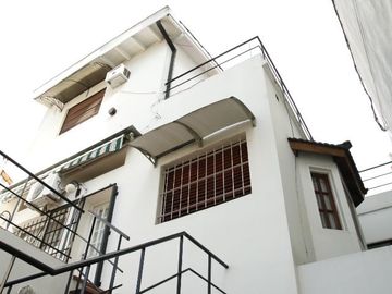 Venta Casa  8 ambientes en Coghlan | jardin | cochera
