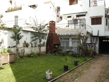 Venta Casa  8 ambientes en Coghlan | jardin | cochera