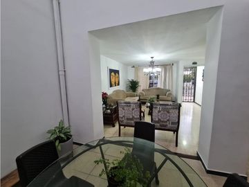 VENTA DE CASA INDEPENDIENTE LA FLORA
