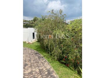 ¡Vive El Confort y el Estilo En Tu Nuevo Hogar! Casa De Ensueño Con Zona Bbq A Solo 40 Minutos De Medellín Por $1.800 Millones