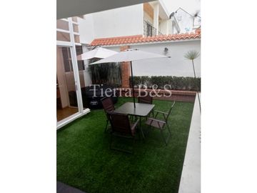 Exclusiva Vivienda Unifamiliar con Jardín, Jacuzzi y Balcón en Conjunto Cerrado