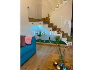 Exclusiva Vivienda Unifamiliar con Jardín, Jacuzzi y Balcón en Conjunto Cerrado