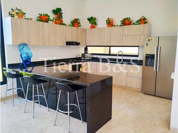 ¡Estrena Tu Paraíso Sostenible: Energía Solar, Piscina y Vista Espectacular por $1.500 Millones!