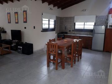 Venta de Excelente Casa 3 ambientes c/cochera - 400m2 Totales -  Costa Del Este