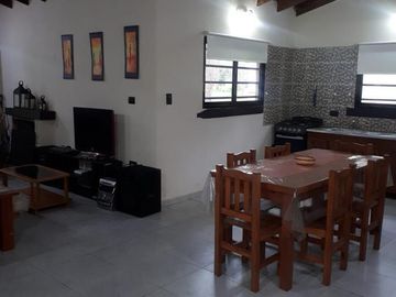 Venta de Excelente Casa 3 ambientes c/cochera - 400m2 Totales -  Costa Del Este