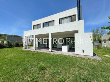 Casa en Haras de Santa María, Barrio Los Eucaliptos, Lote 30