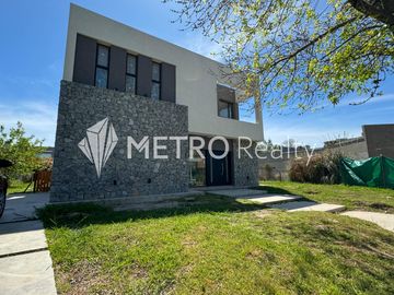 Casa en Haras de Santa María, Barrio Los Eucaliptos, Lote 30