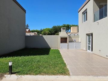 Venta Casa 2 dormitorios Estrenar Funes Centro