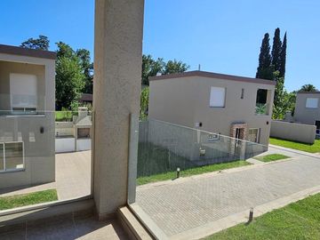 Venta Casa 2 dormitorios Estrenar Funes Centro