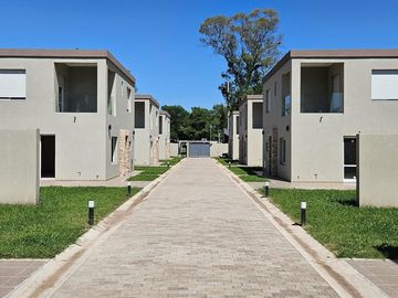 Venta Casa 2 dormitorios Estrenar Funes Centro