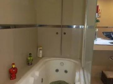 Venta Casa con Piscina en Maquinista Savio Escobar