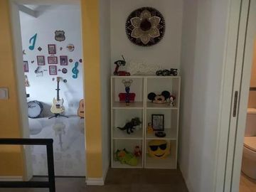 Venta Casa con Piscina en Maquinista Savio Escobar