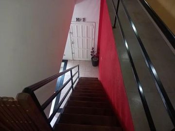 Venta Casa con Piscina en Maquinista Savio Escobar