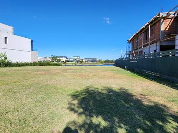Terreno lote en venta en barrio Virazon, Nordelta.