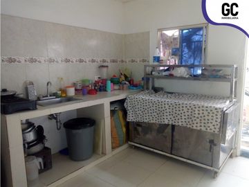 Se vende casa en el barrio Los almendros de Soledad.