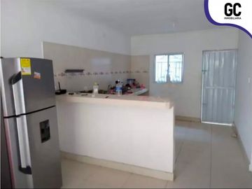 Se vende casa en el barrio Los almendros de Soledad.